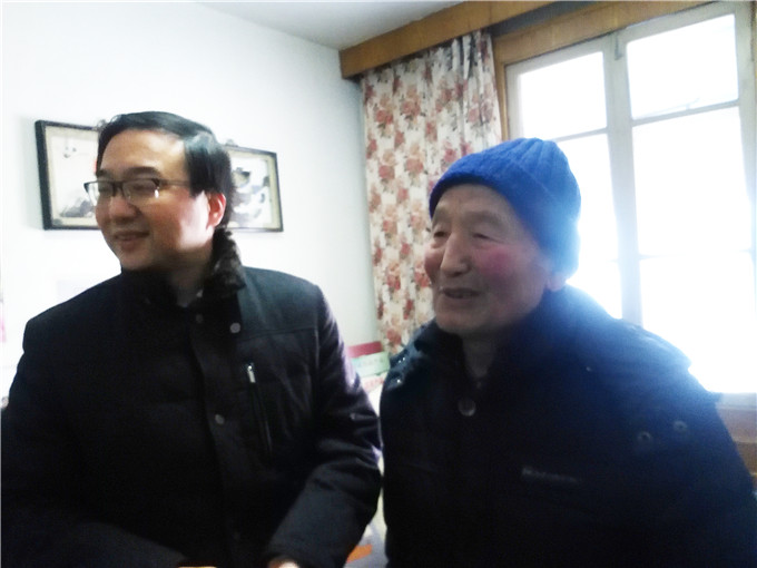 王正喜董事長(zhǎng)、周勇總裁慰問老干部